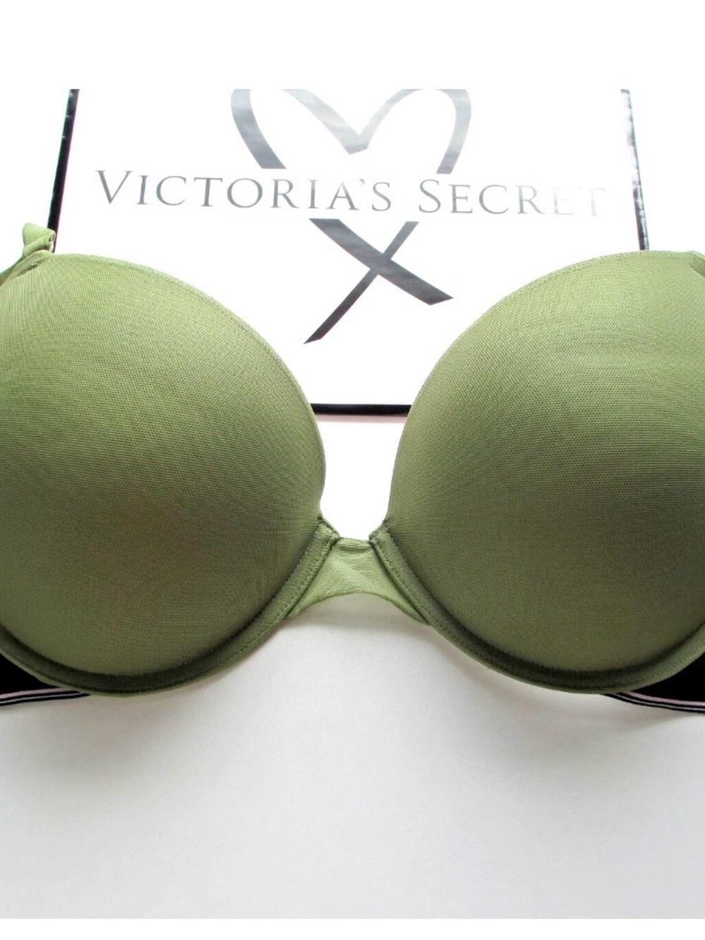 NWT Victoria's Secret Green Camo Push-Up Bra 32DD